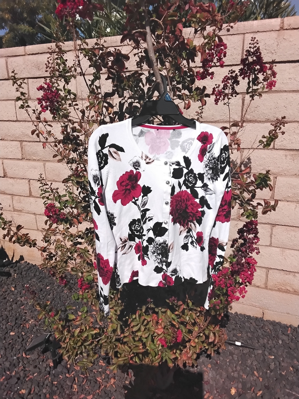 Source Unknown White Cardigan with Red and Black Floral Print